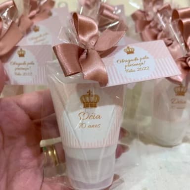 Lembrança creme Hidratante aniversário coroa dourada rosê
