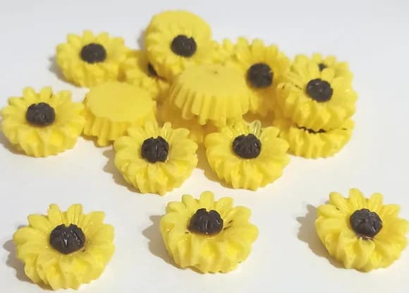 Apliques Girassol Amarelo com Furo Passante - 10 Peças