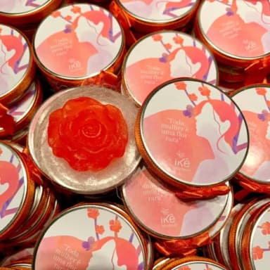 Lembrancinha dia da mulher latinha sabonete de rosa