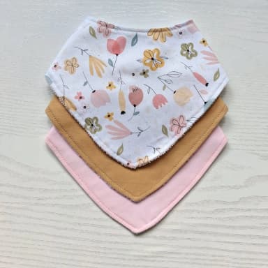 Kit 3 Babadores Bandana Premium para bebê - Encanto Floral