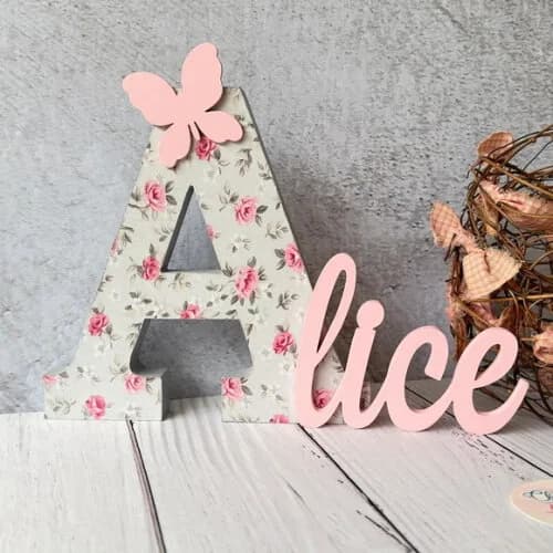 Nome em MDF Personalizado com Tecido para Quarto de Bebê - Letras Decorativas Infantis - Tema Jardim das Borboletas