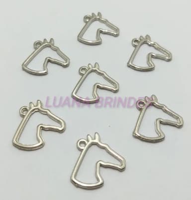 Pingente Silhueta de Cavalo de Metal em Prata -pct c/12 unid