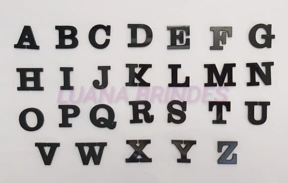 Aplique de Letra em Acrílico Preto de 2cm