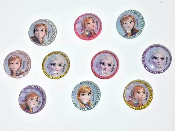 Aplique Frozen Redondo 2cm de Resina Pacote com 10 Unidades