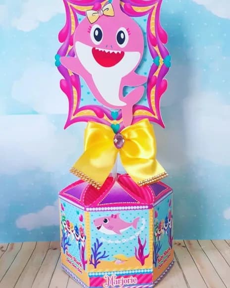 Centro de Mesa Baby Shark Menina
