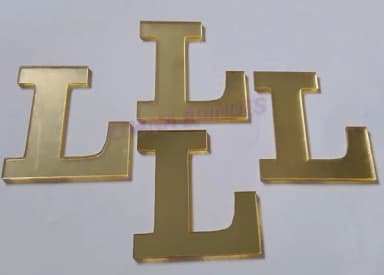 Aplique da Letra L em Acrílico Espelhado Dourado - 5cm