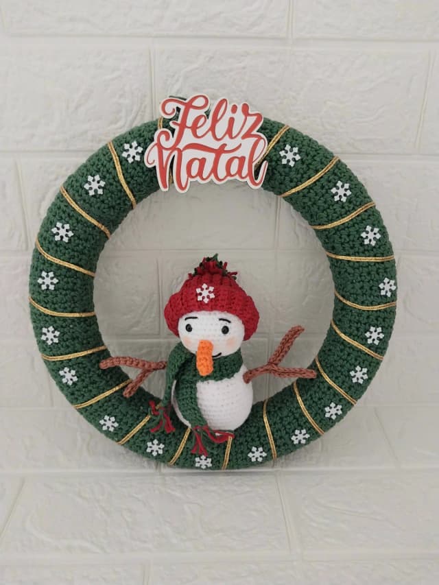 Guirlanda de Natal boneco de neve crochê