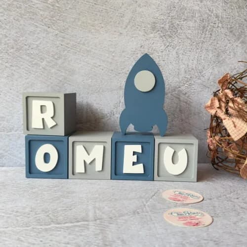 Astronauta- Cubos 6x6cm + Foguete Decoração Bebê