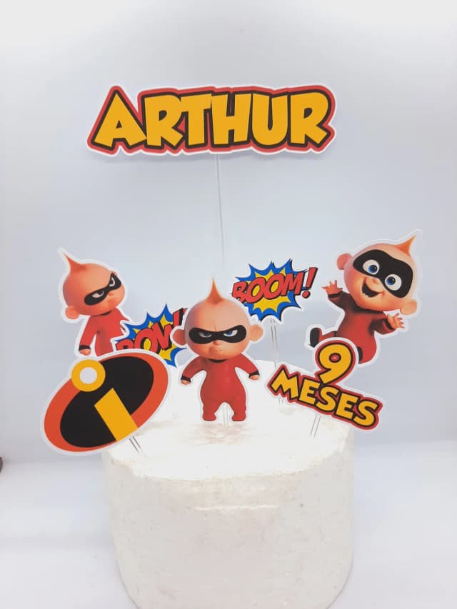Topo de Bolo Personalizado ZEZÉ OS INCRIVEIS - Decoração de Festa - Papelaria
