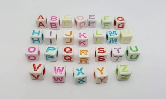 Letrinhas em Bolinhas ou Dadinhos -Pacote com 25 letras