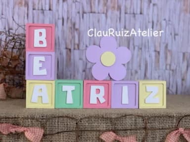 Decoração Bebê - Cubos 6x6cm Candy Ts + Flor Mesa