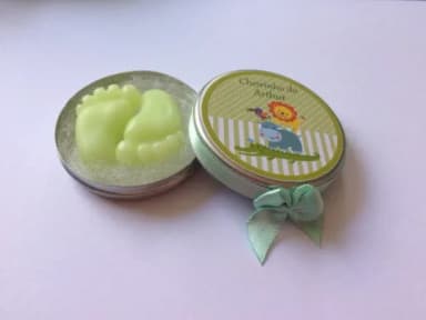 Lembrancinha Maternidade latinha sabonete Safari