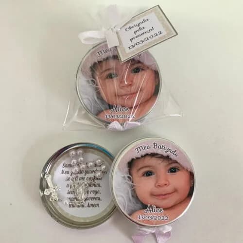 Lembrancinha com mini terço e oração do anjo da guarda