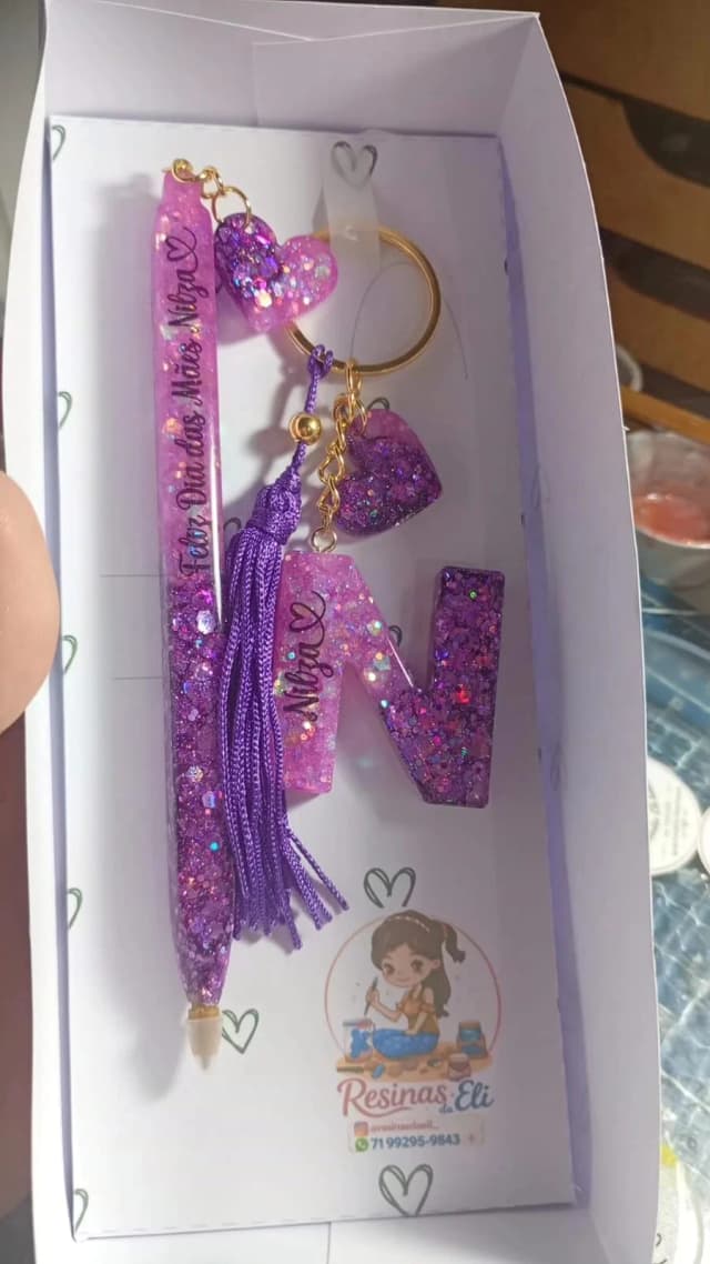Kit Caneta e Chaveiro de Resina