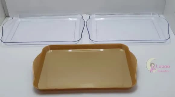 Bandejas Peq. Dourada e Transparente de plástico-pct c/3 uni