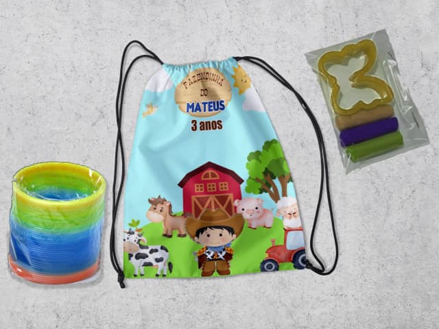 Kit Mochilinha + Mini Massinha de modelar e mola Maluca Fazendinha