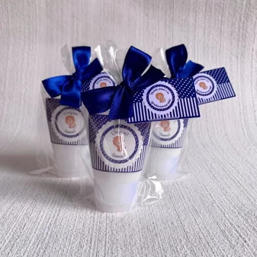Lembrancinha Maternidade Hidratante Leãozinho azul marinho