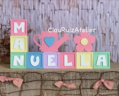 Decoração Bebê - Cubos 6x6cm Candy Ts + Flor Mesa