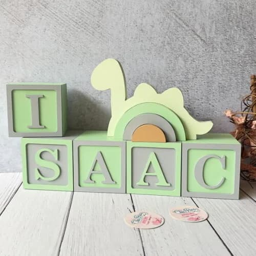 Dinossauro -arco Iris e Cubos 8x8cm - Decoração Bebê