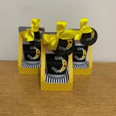 Lembrança Aniversário Hidratante Caixinha Girassol