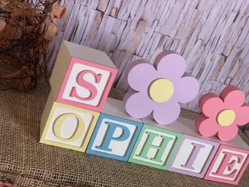 Decoração Bebê - Cubos 6x6cm Candy Ts + Dupla de Flor
