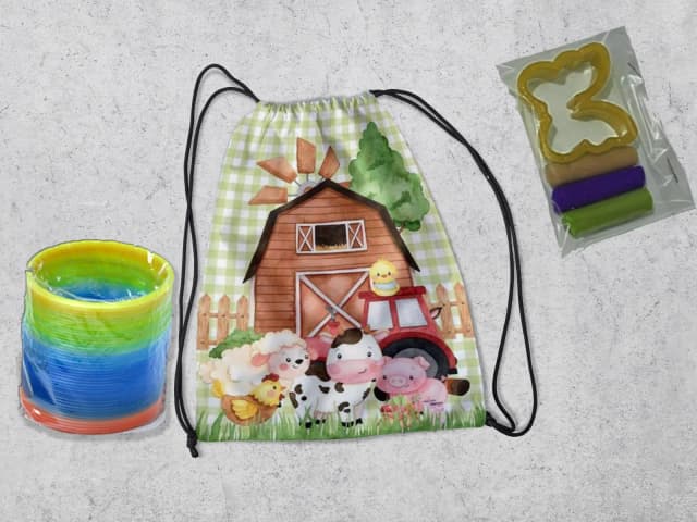 Kit Mochilinha + Mini Massinha de modelar e mola Maluca Fazendinha