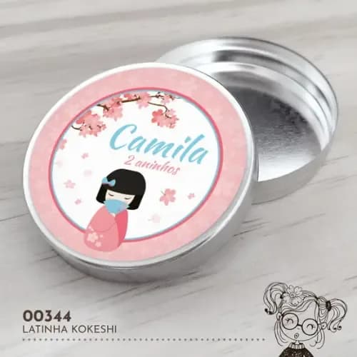 Latinha Adesivada Kokeshi - 00344