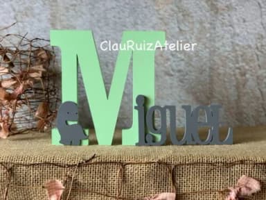 Letras de mdf -nomes 18cm Dinossauro
