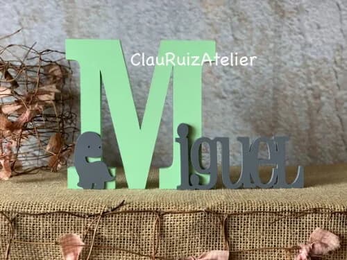Letras de mdf -nomes 18cm Dinossauro