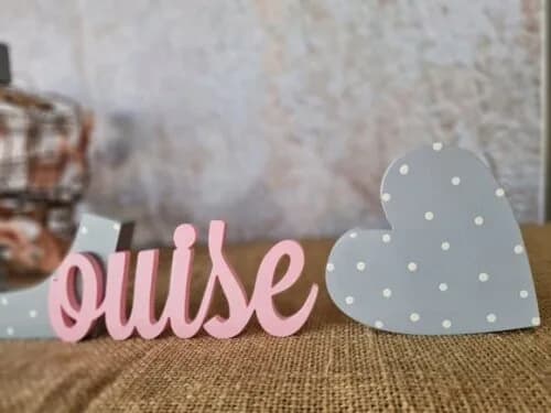 Letras Decorativas em MDF PERSONALIZADO 18cm + Coração