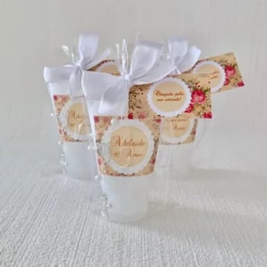 Lembrancinha Hidratante 90 Anos com Mini Terço
