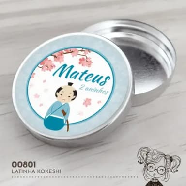 Latinha Adesivada Kokeshi - 00801