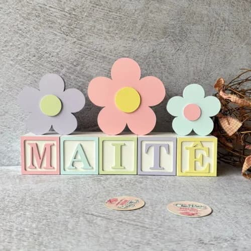 Tons Pastel Cubos 6x6cm e Trio de Flor Decoração Bebê