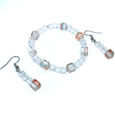 Conjunto Exclusivo de Pulseira e Brincos com Cristais Dadinho e Facetado