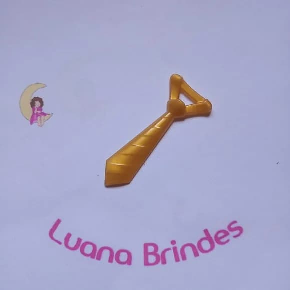 Pingente Gravatinha Dourada 5cm Pct 35 Unidades