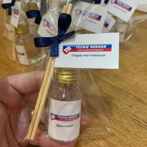Lembrança Empresarial Mini Aromatizador com Logo Empresa