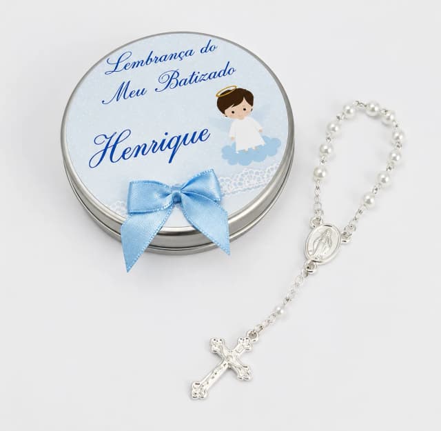 Latinha com mini terço batizado