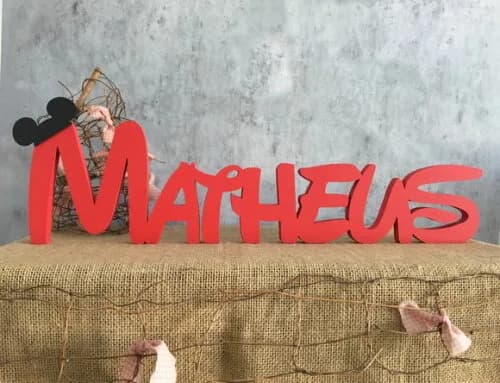 Nomes de MDF - Letra Disney - Mesa