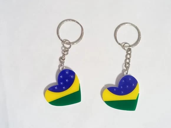 Chaveiro Bandeira Coração 3d de Acrilico 2,5cm - 3 Peças