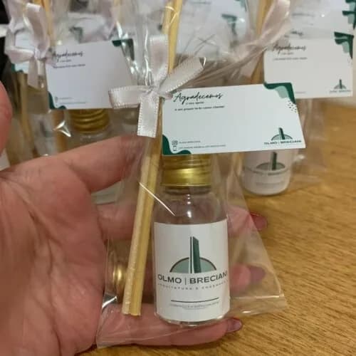 Brinde Construtora mini aromatizador com logo