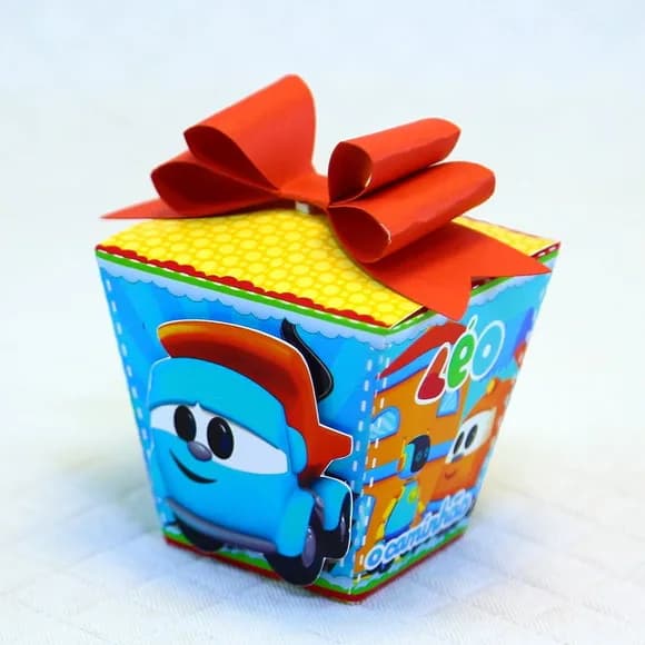 Kit 30 Lembrancinhas Léo e o Caminhão