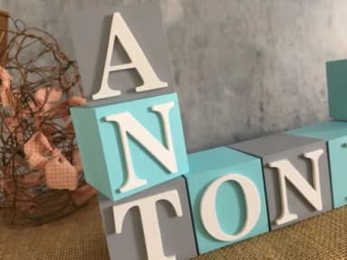 Cubos Decorativos Personalizados com Nome do Bebê em MDF - Tema Mustache