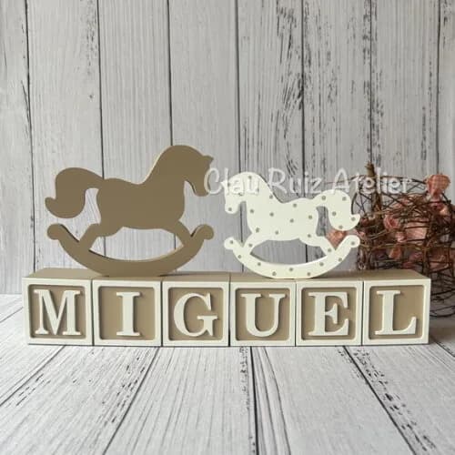 Decoração Bebê - Cubos 6x6cm + Cavalinho de Balaço