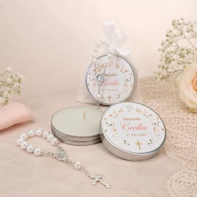 20 Unidades de Lembrancinha Batizado Vela Aromática na Latinha com Terço e Saco do Organza - Trabalhamos com qualquer tema - Informar o tema no chat