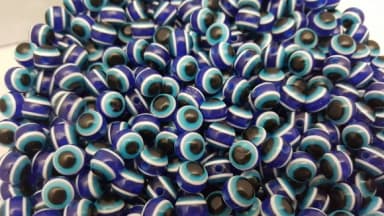 Olho Grego Azulcom Furo 6mm Pacote com 100 Unidades.