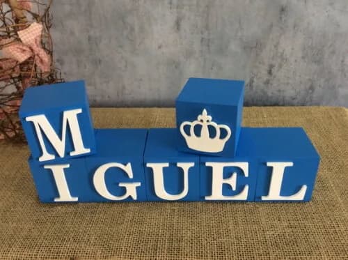 Cubos Decorativos 6x6cm + coroa