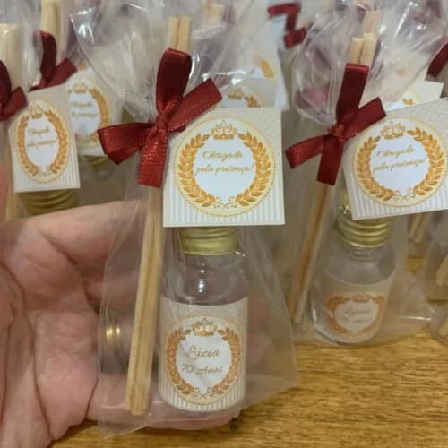 Lembrança Aniversário Aromatizador Coroa Bege e Marsala