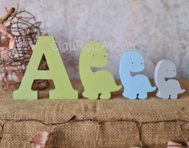 Iniciais com Trio de Dinossauros