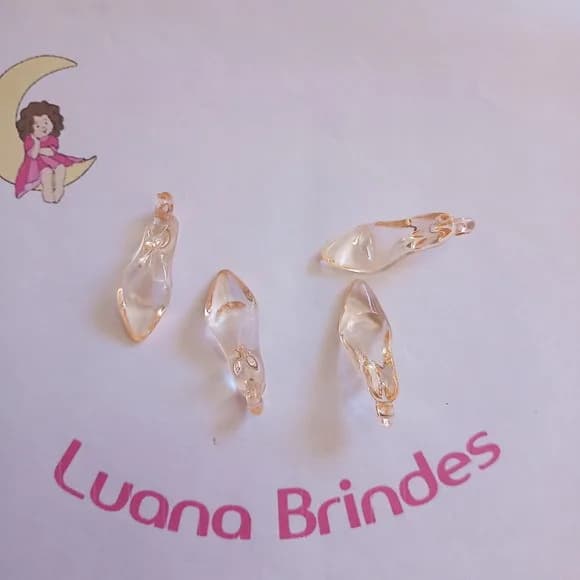 Pingente Sapatinho de Acrilico Creme 3,5cm Pct 25 Unidades