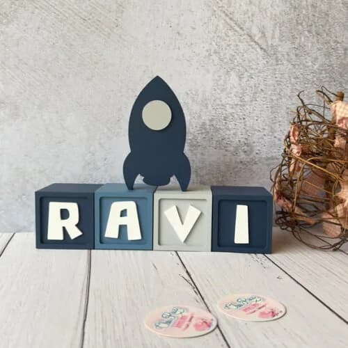Astronauta- Cubos 6x6cm + Foguete Decoração Bebê